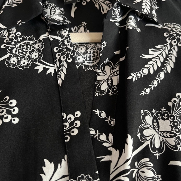 Ann Taylor button blouse - Picture 5 of 5